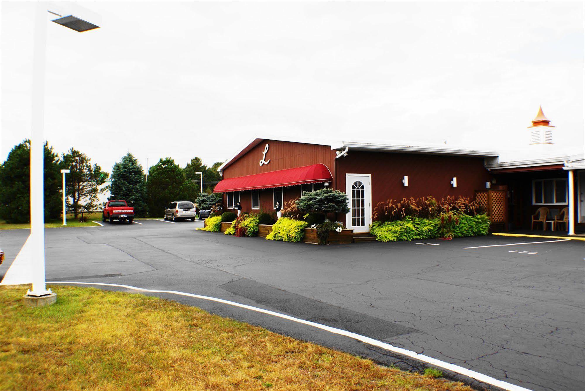 Landmark Motor Inn Glens Falls Exterior foto